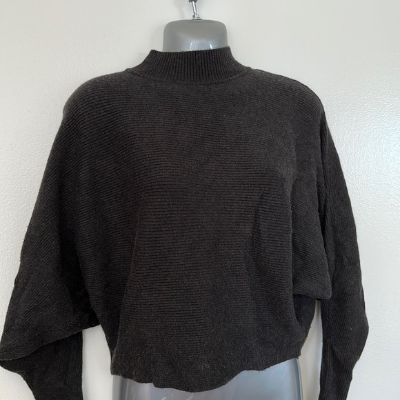 Sweater - Picture 1 of 5
